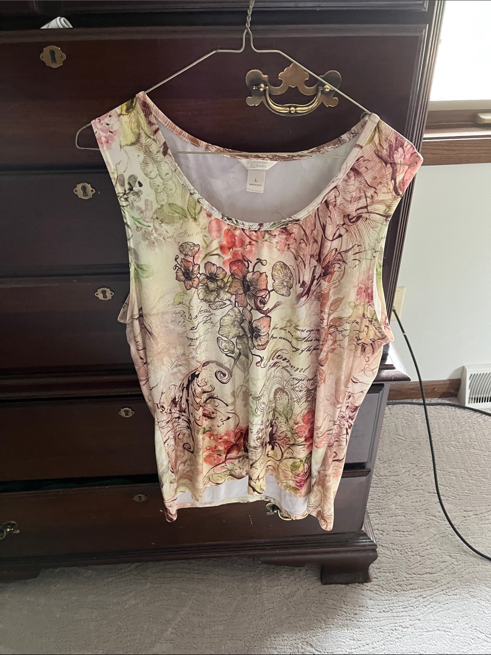 Floral Sleeveless Scoop Neck Top in Cream and Pink